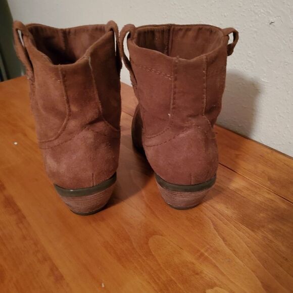 Call it Spring Tan Suede Booties Size 9 - Picture 4 of 8